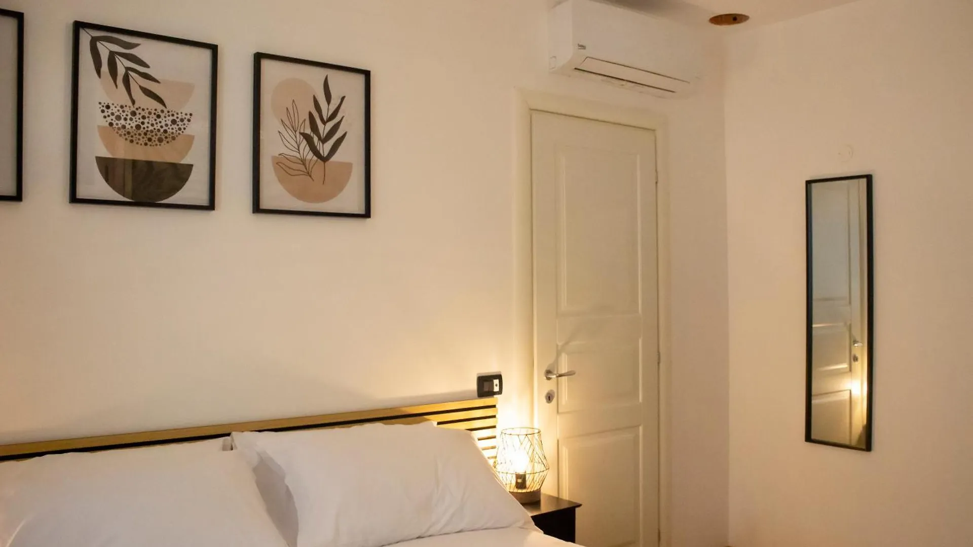 Sant'Eligio Apartments & Rooms Palermo 0*,